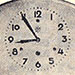 Junghans Küchenuhr, mit Uhrblatt der Wilhelmsburger Steingut-Fabrik